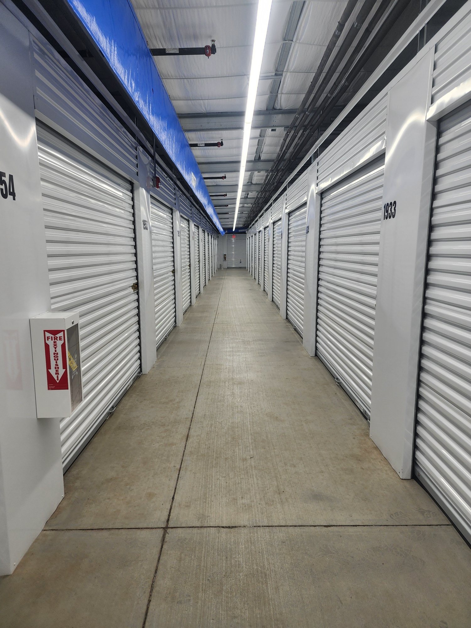 Indoor Traditional and Temperature Controlled Self Storage Units